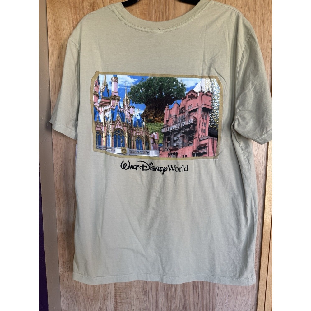 2026 Walt Disney World Cinderella Castle Wishes 4 Parks! T-Shirt Size Large NWT